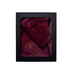 Подаръчен комплект в подаръчна кутия за НЕЯ. Дамска шапка и престилка за сауна - БОРДО 