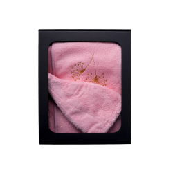 Подаръчен комплект в подаръчна кутия за НЕЯ. Дамска шапка за сауна и престилка - РОЗОВА 