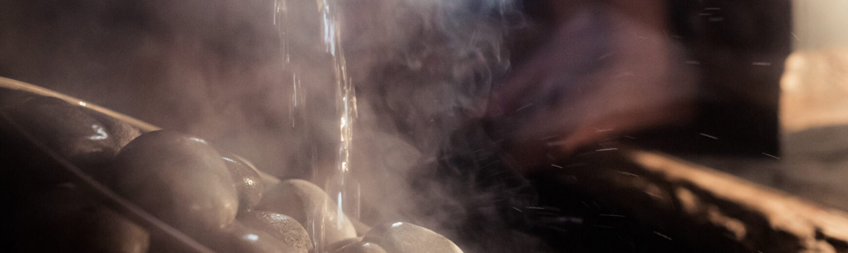 Можете ли да наливате вода върху електрическа печка за сауна? Правилна употреба и често срещани грешки