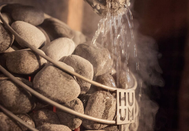 Можете ли да наливате вода върху електрическа печка за сауна? Правилна употреба и често срещани грешки